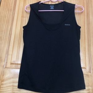 Women’s Reebok workout top